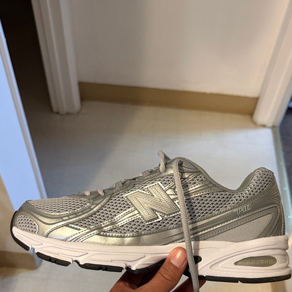 New Balance Silver Mens 740 - Picture 4 of 11